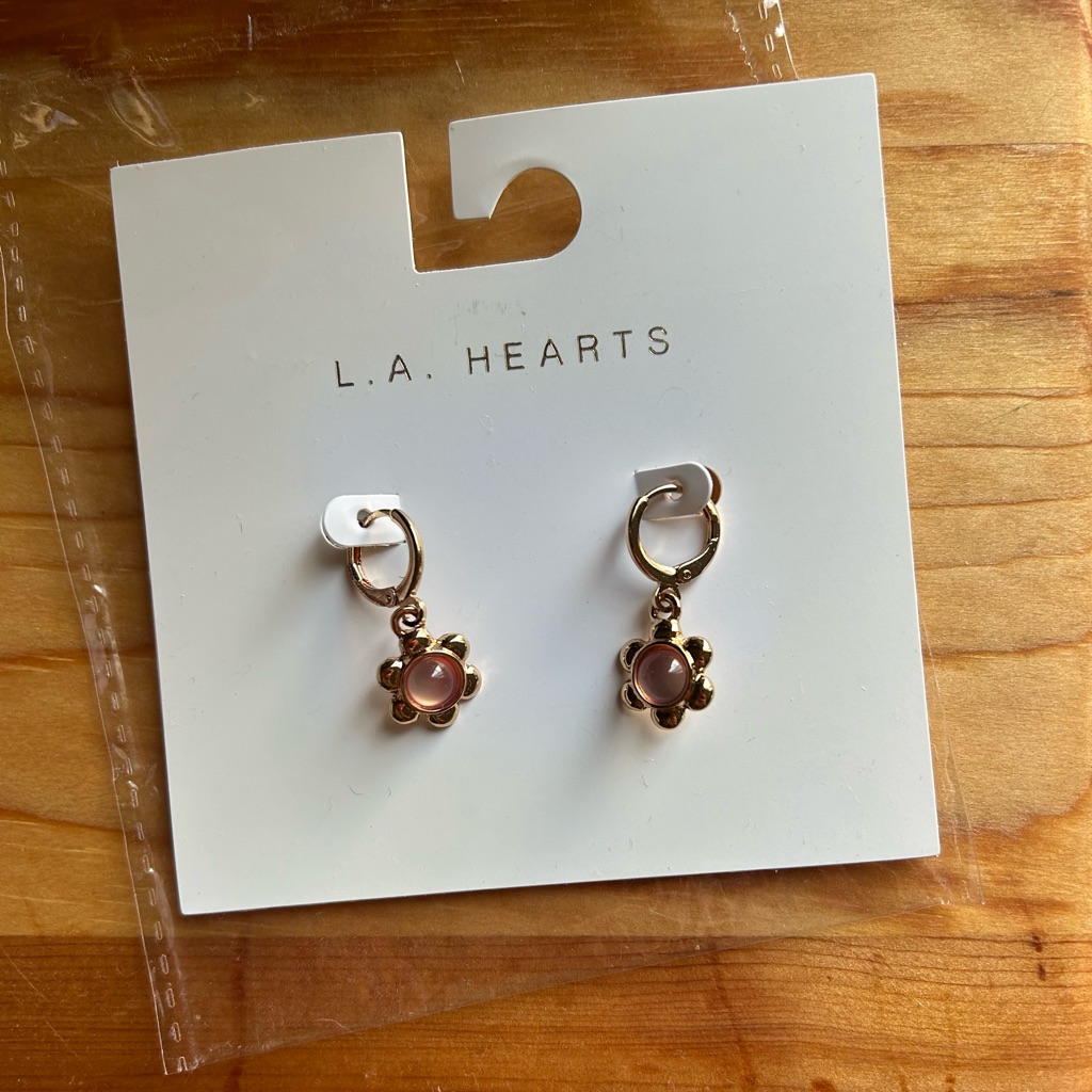 New La Hearts Flower Earrings